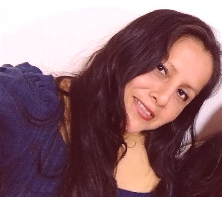 Abril Mugia escort
