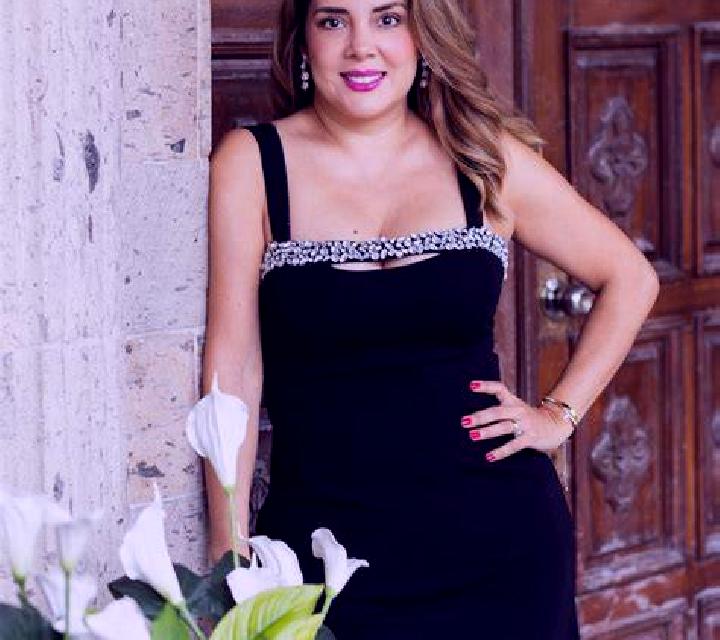 Abril Torrelavega escort