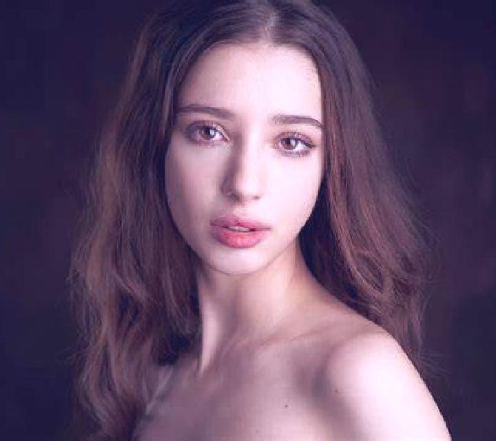 Alba Espeja escort