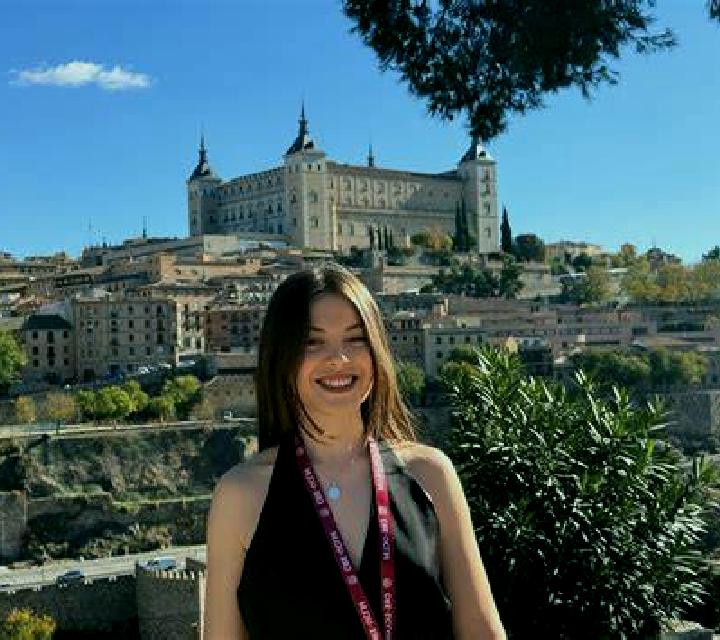Alba Gavilanes escort