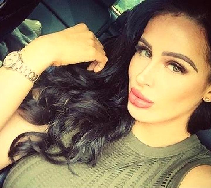 Amanda 3 Cartes escort