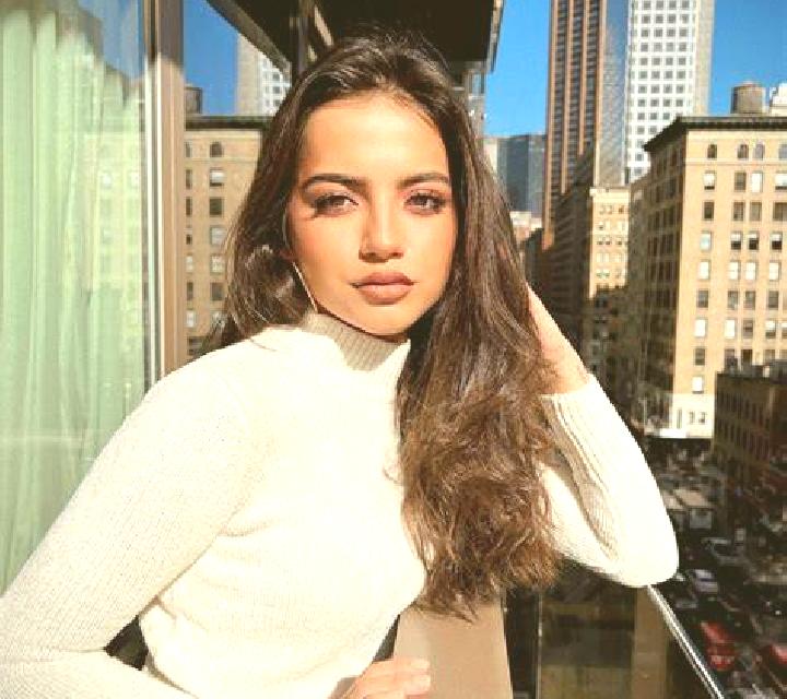 Andrea Laspuna escort
