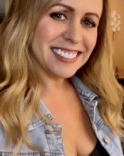 Aurora 2 Camarena escort
