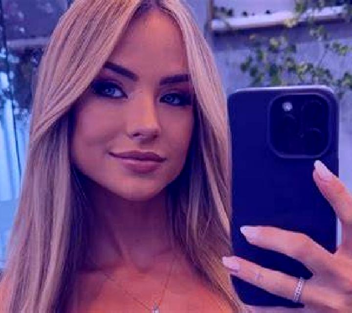 Aurora Mesegar de Corneja escort