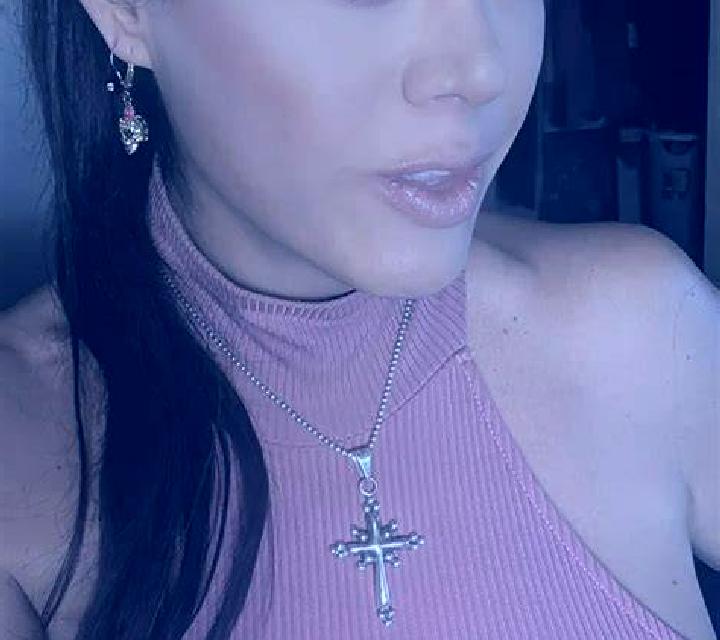 Camila Vallbona escort