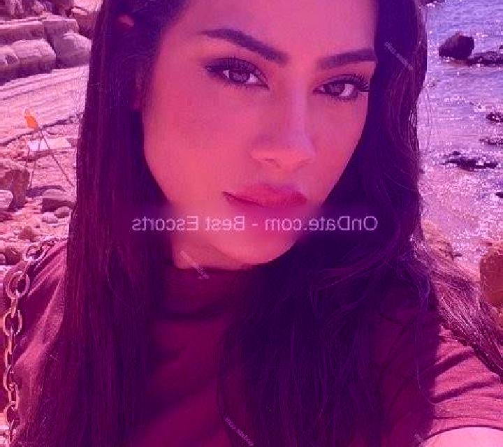 Carla 3 Saus escort