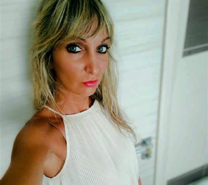 Carmen 2 Salvadios escort