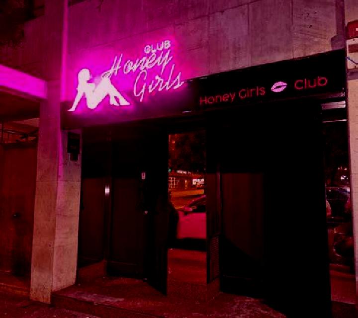 Claudia 2 Topas escort