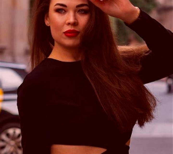 Cristina 2 Media Legua escort