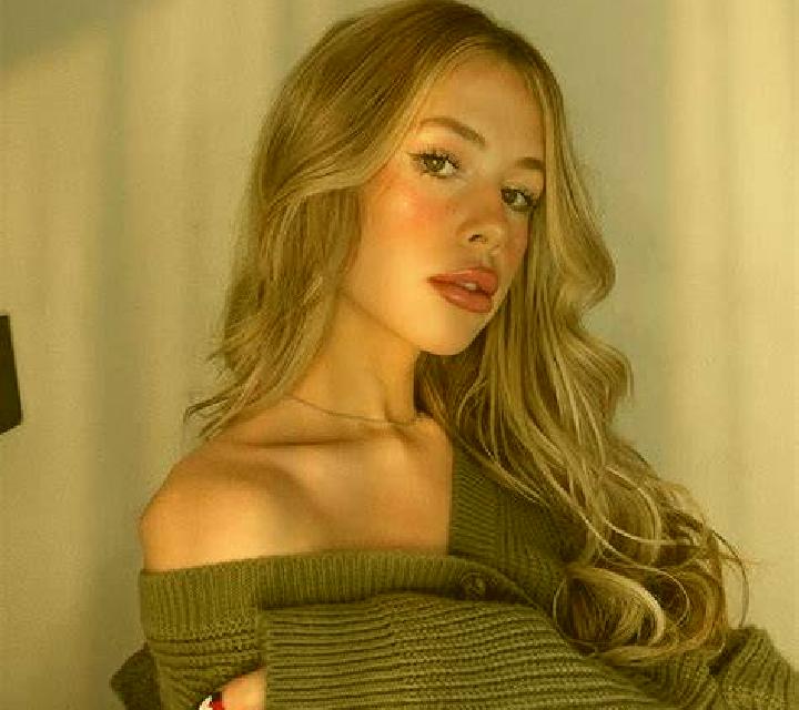Elena 3 Azutan escort