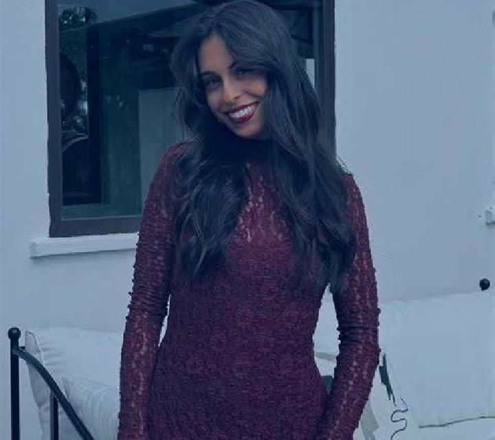 Emilia 3 Paradas escort