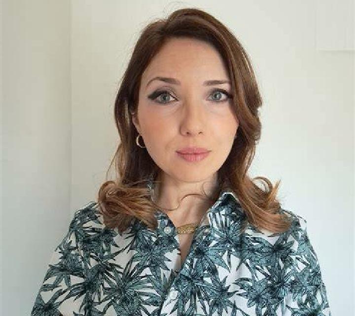 Emilia Montroy escort