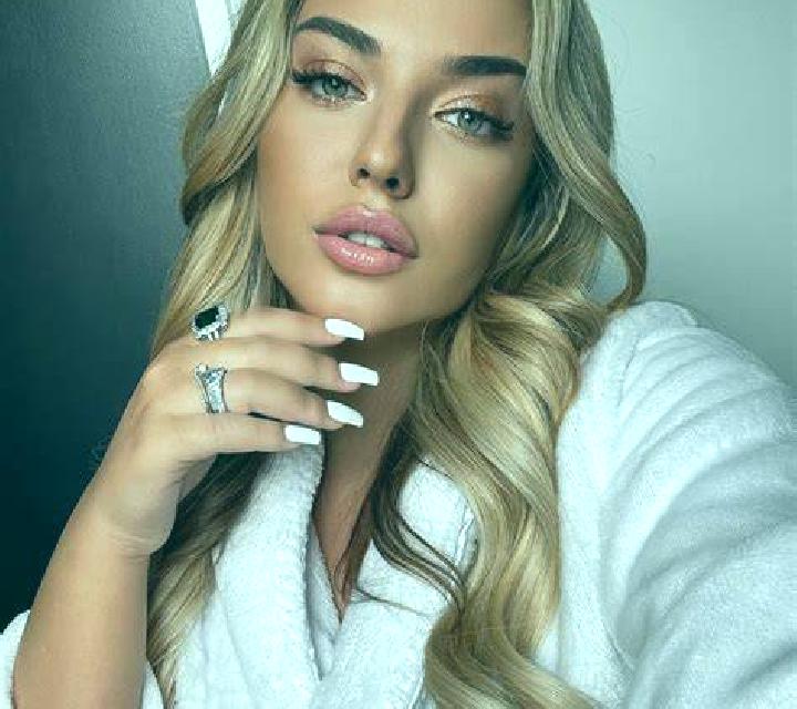 Estrella Montanejos escort