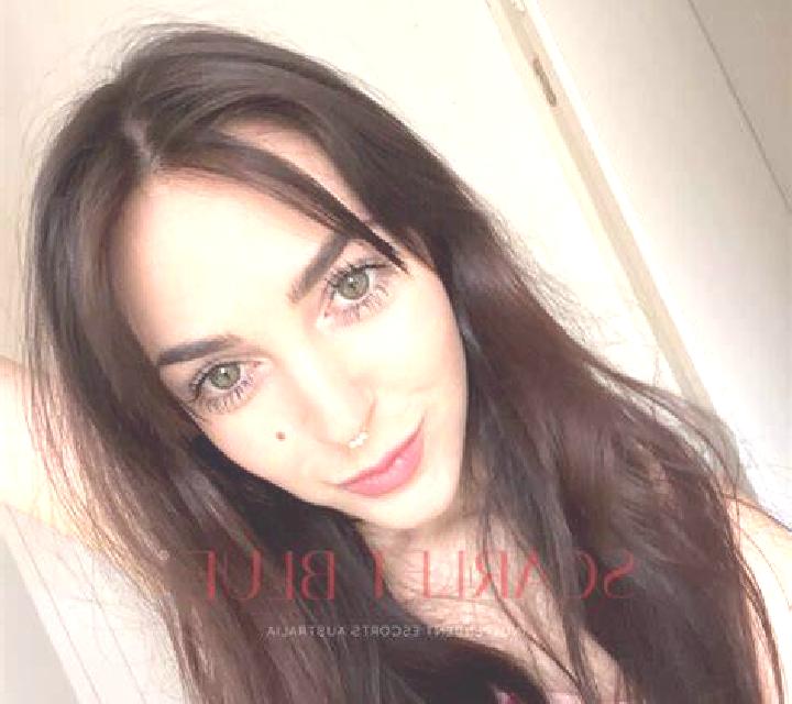 Giulia 2 Cuacos escort