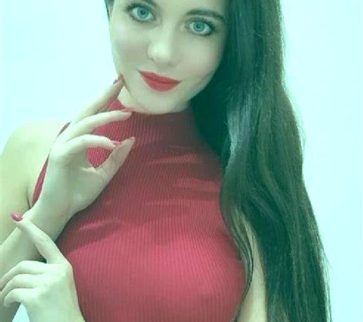 Giulia 3 les Preses escort