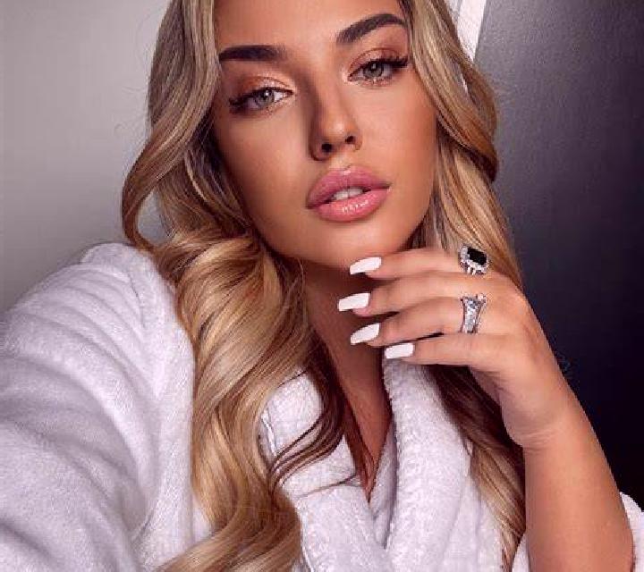 Isabella Coomonte escort
