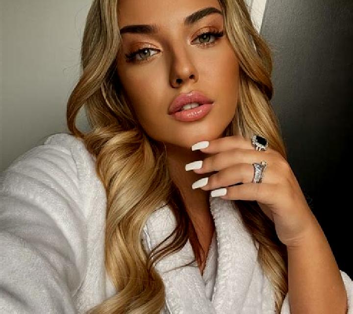 Isabella Gaton de Campos escort