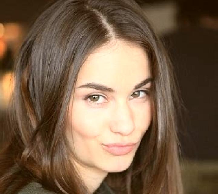 Julia 3 Velayos escort