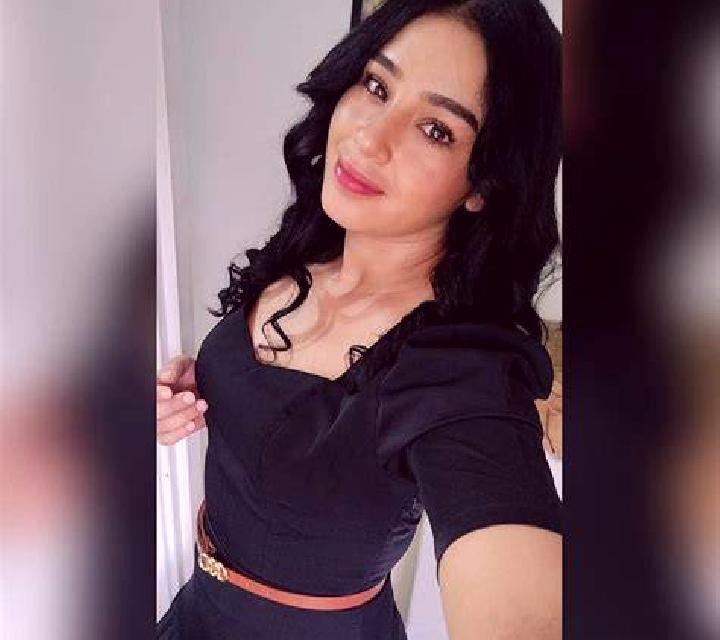 Julia Garachico escort