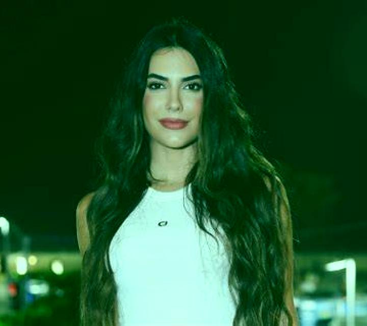 Julia Llica de Vall escort