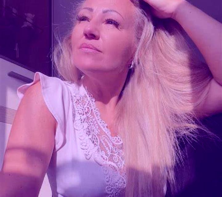 Laia 3 Colungo escort
