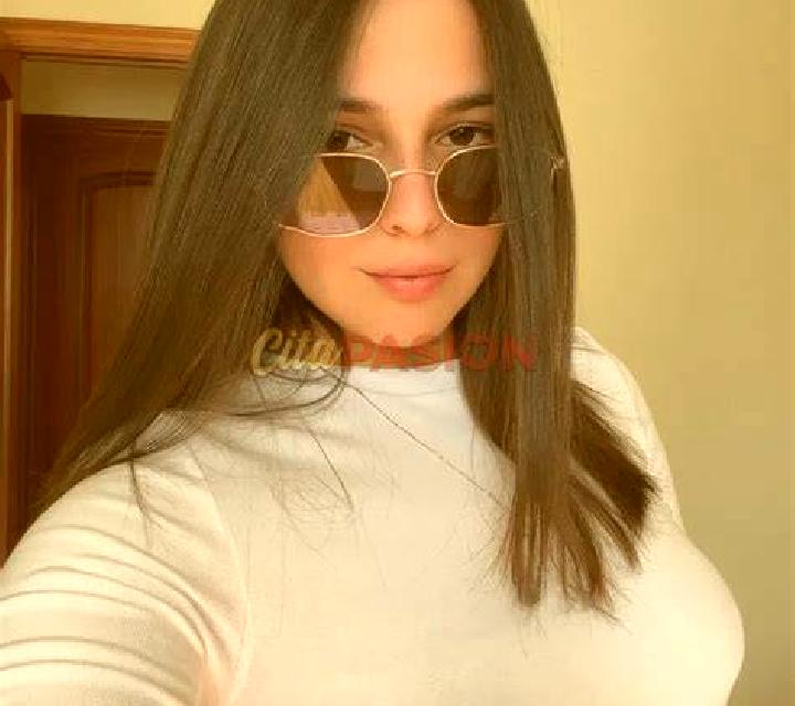 Lola 2 Languilla escort