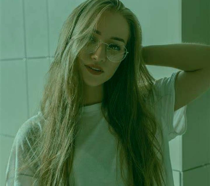 Lucía 3 Ledana escort