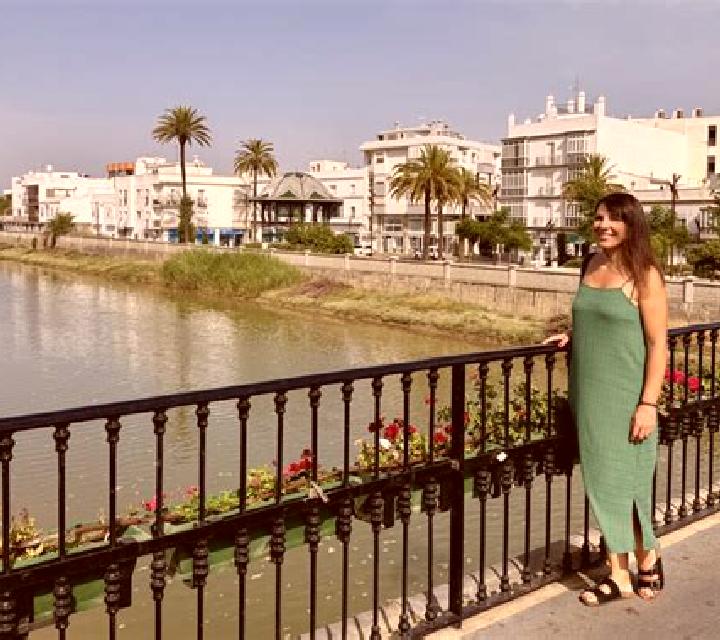 Luna 2 Villanueva del Aceral escort