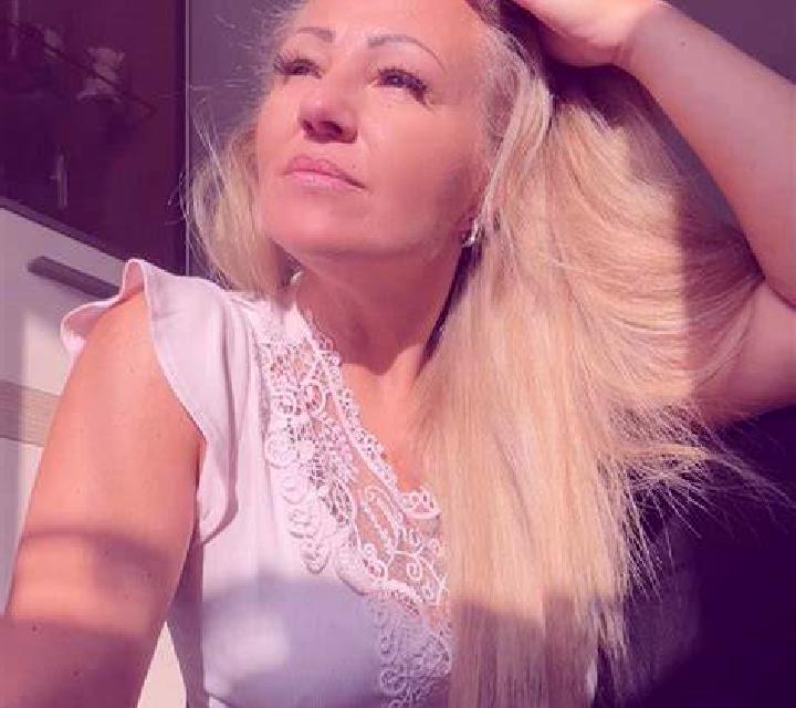Luna 3 Valdemoro escort