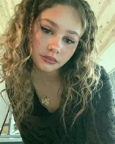 Malena Ujue escort