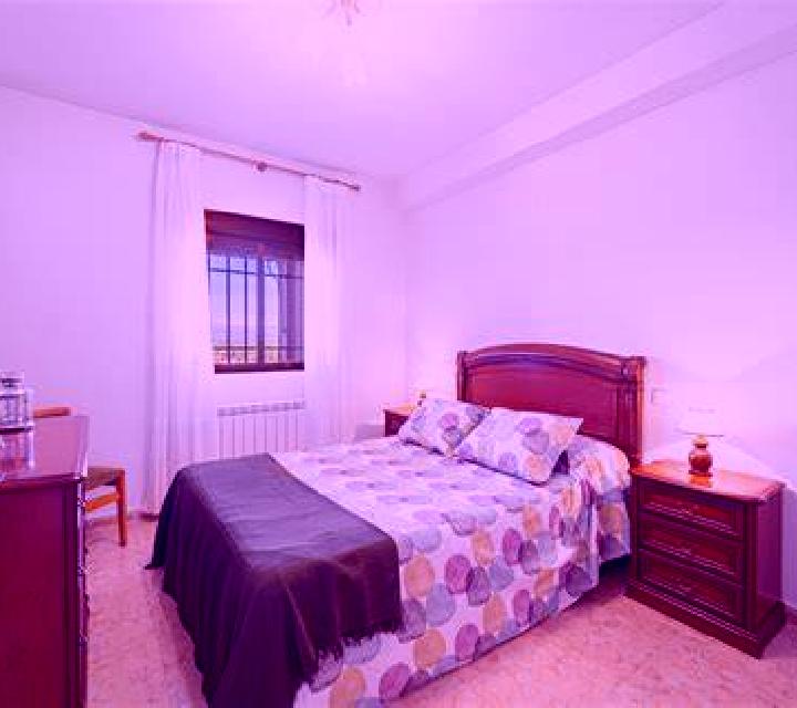 Manuela Olejua escort