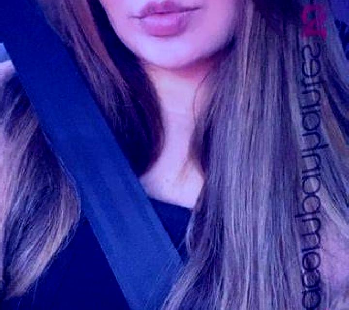 María Cuatro Caminos escort