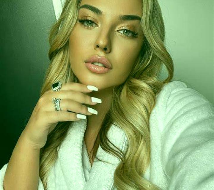 Martina Siruela escort