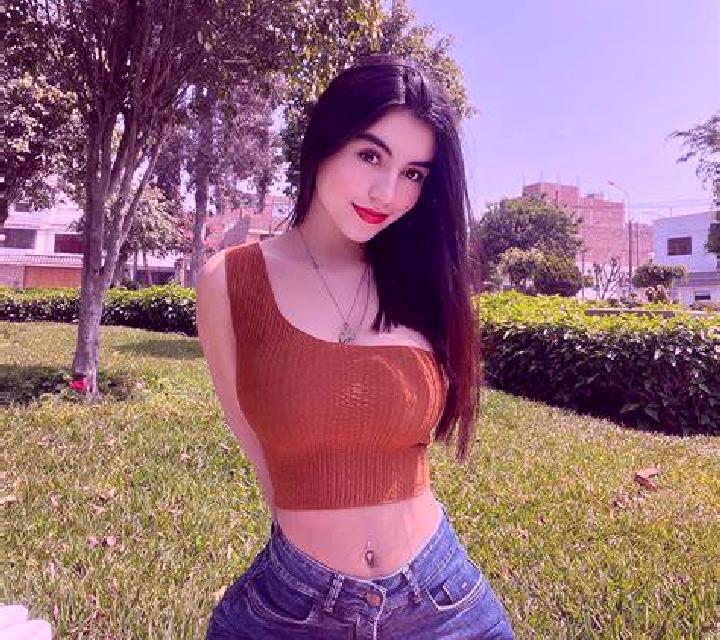 Miriam Seva escort