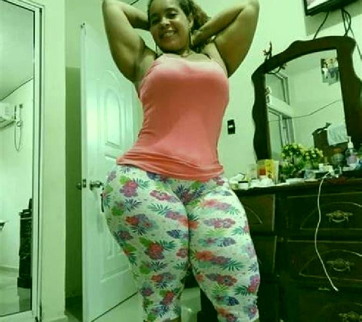 Nadia 2 Navales escort