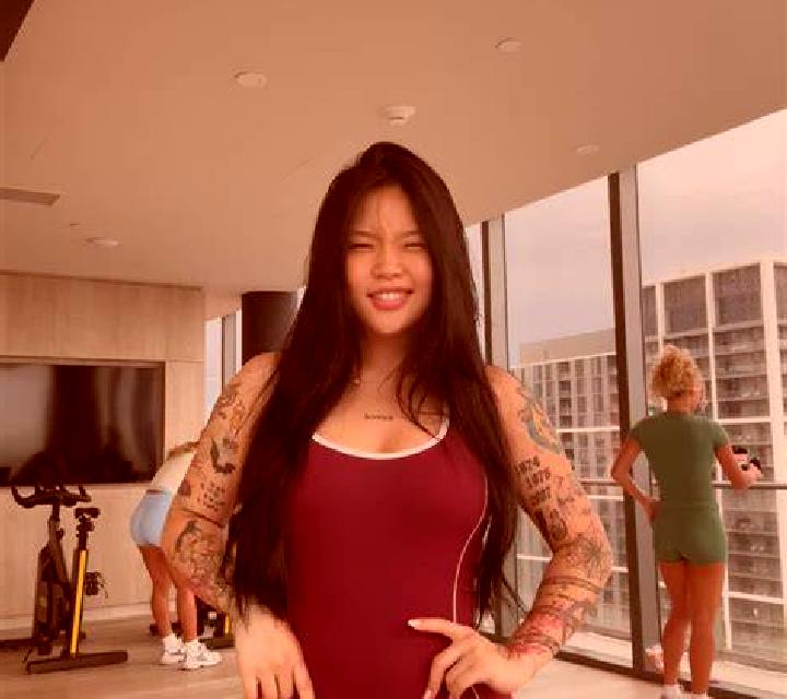 Nadia Falces escort