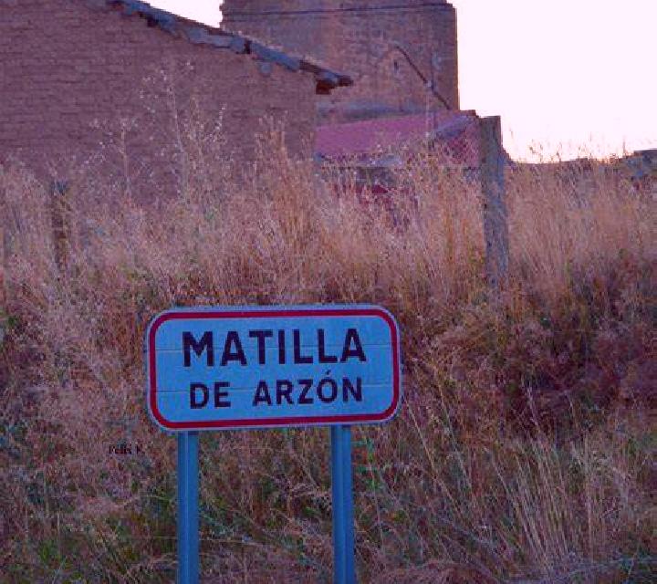 Nadia Matilla de Arzon escort