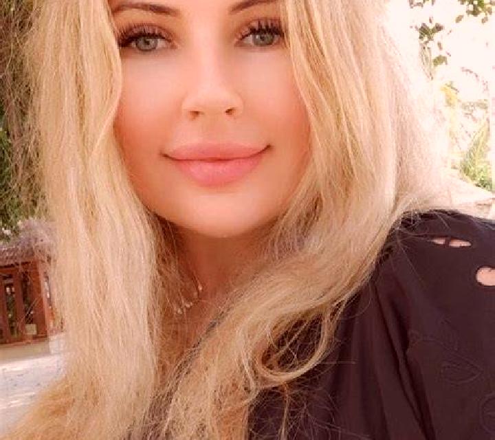 Ángela Canillas de Aceituno escort