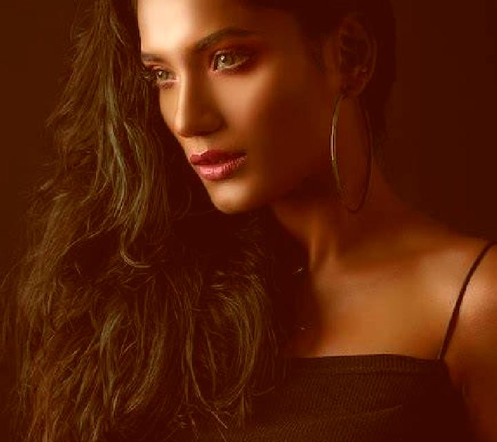Noa 2 Ibarrangelu escort