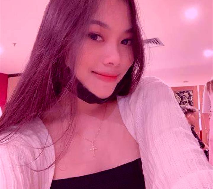 Nora Mungia escort