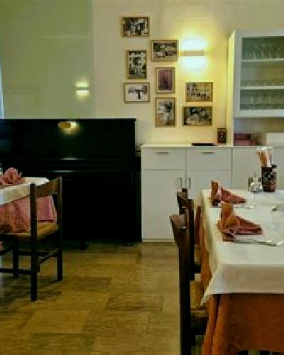 Nora Sestao escort