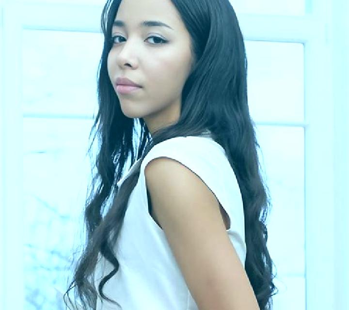 Paula Almedijar escort