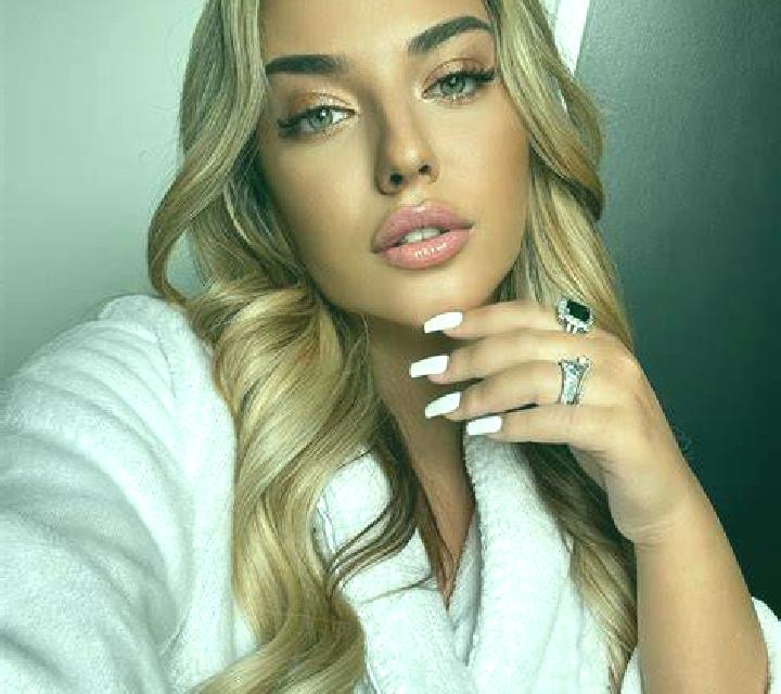 Renata 3 Castelldans escort