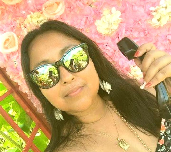 Rosa 2 Sidamon escort