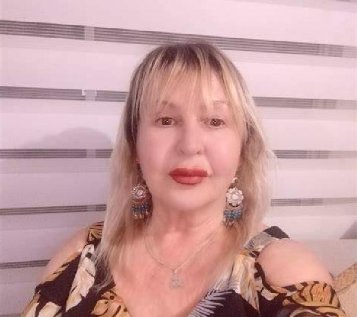 Salma 3 Mantiel escort