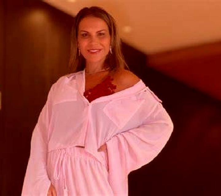 Salma Santona escort