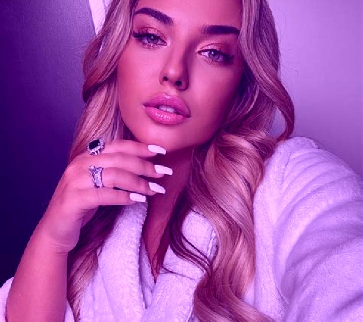 Sara Maranon escort