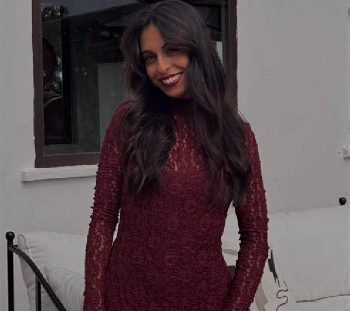 Sara Niharra escort