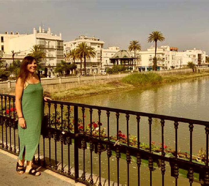 Sofía Reznos escort