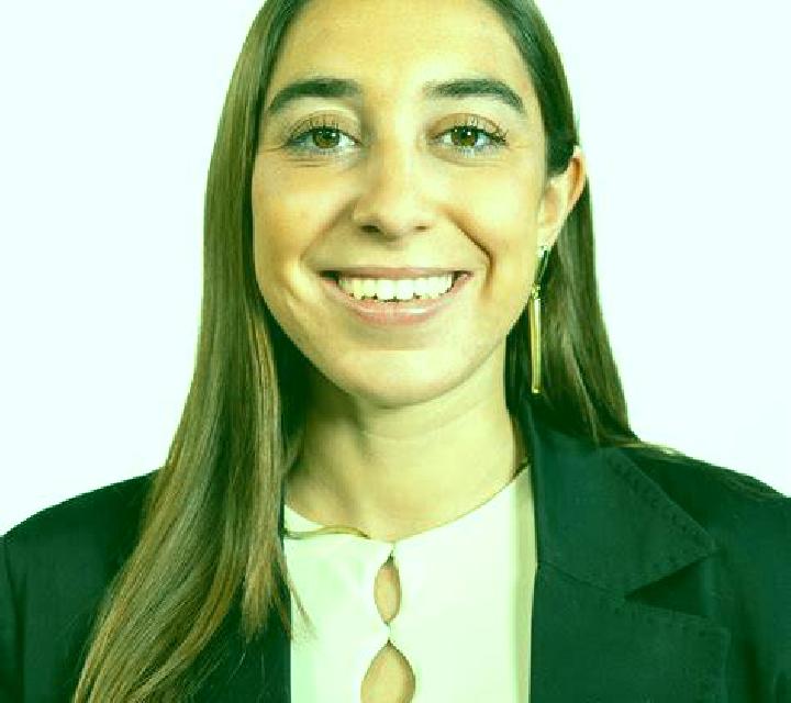 Vega Embajadores escort